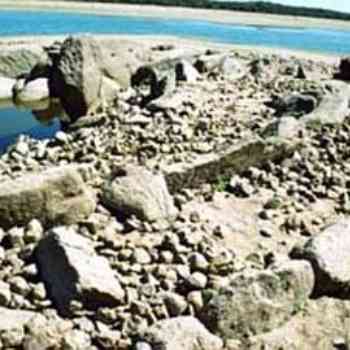 Click para ampliar. Pulsa en el nombre para ver la ficha.   Dolmen de Navalcán - cazoletas